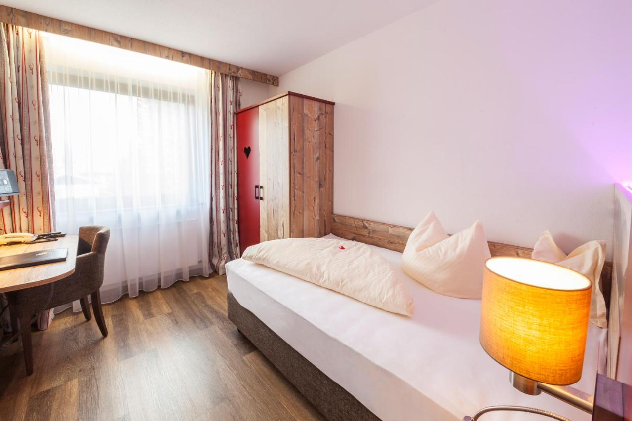 Raffl'S Hotel Leutasch Ruang foto